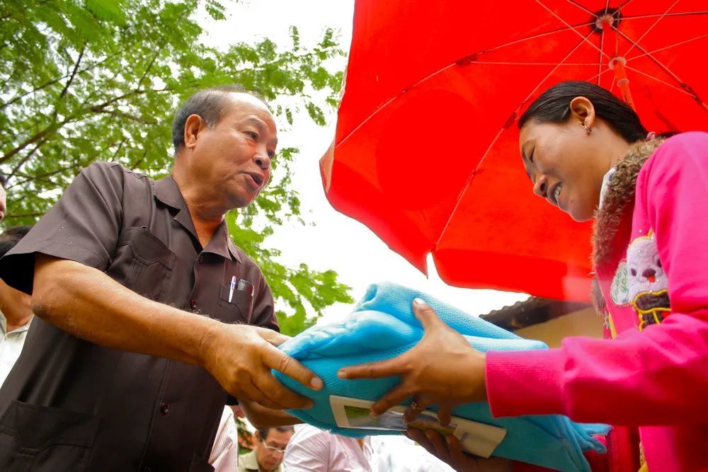 登革热|给蚊子做绝育、引天敌、搭蚊帐，为了预防这种传染病，科学家拼了