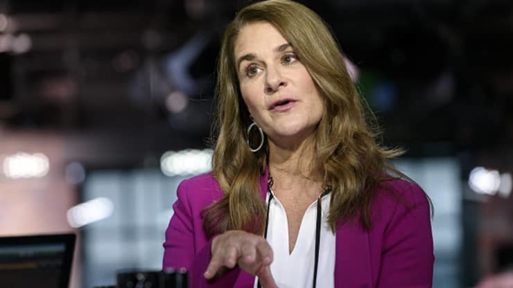 梅琳达·盖茨|梅琳达·盖茨：人类有望在2022年达到全球新冠病毒群体免疫