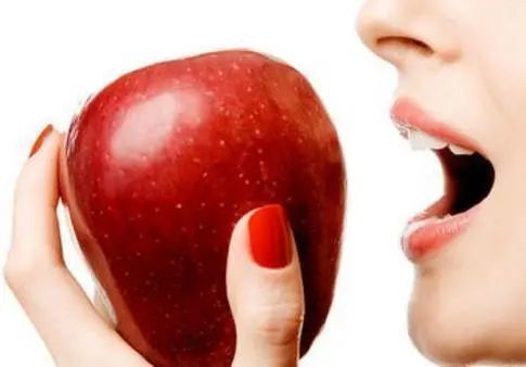 老人|62岁老人持续高热不退，医生告知原因，五个子女没人敢靠近！