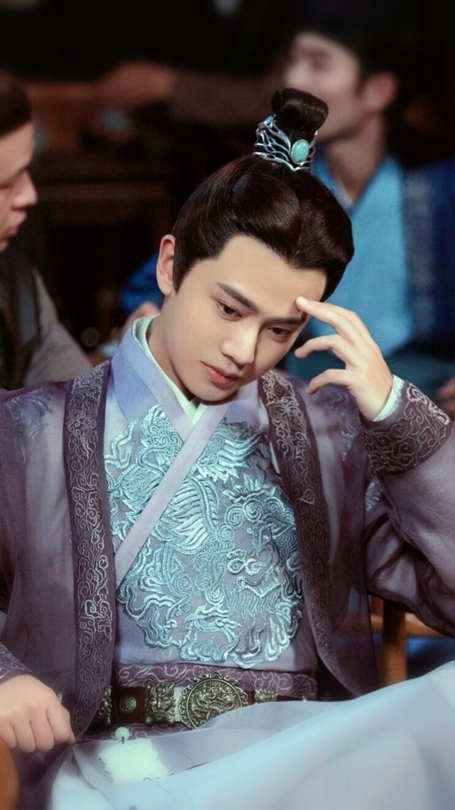 任嘉伦,天生的古装男神!古装照汹涌来袭!