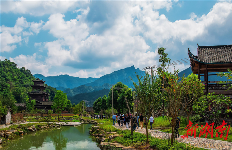 湖南日報丨氣韻生動是裡耶龍山縣裡耶鎮八面山景區旅遊火爆的背後