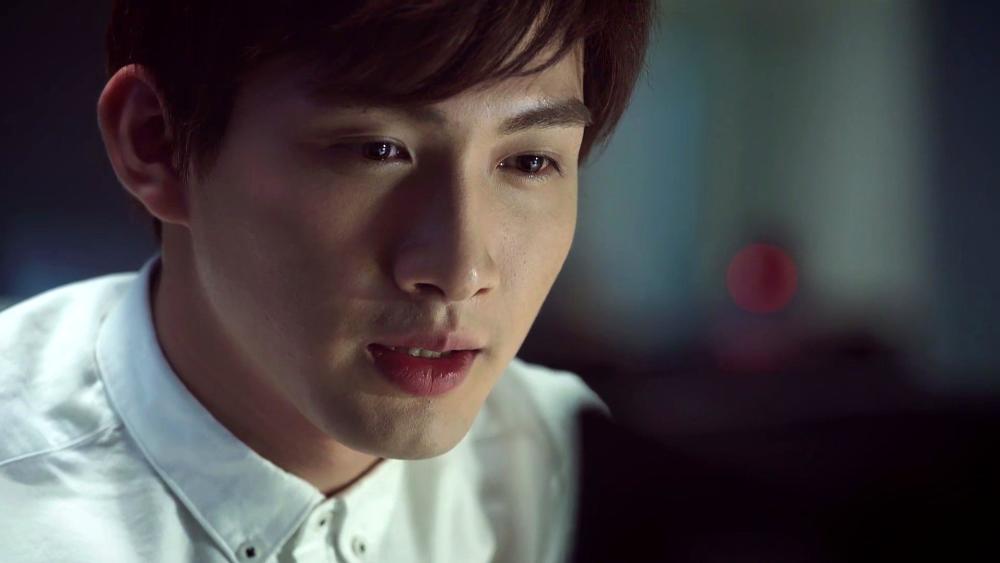 他的首部电影作品《爱的m型转弯》,这也是他目前唯一正式播出的小众