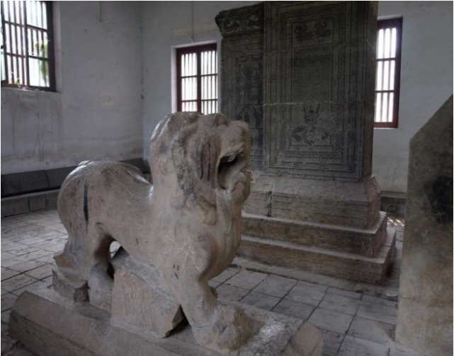 山东嘉祥武梁祠东汉石狮