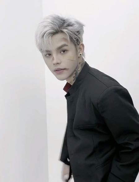 殷世航报名青你后又强迫套路璐练习女团舞真拿她当工具人