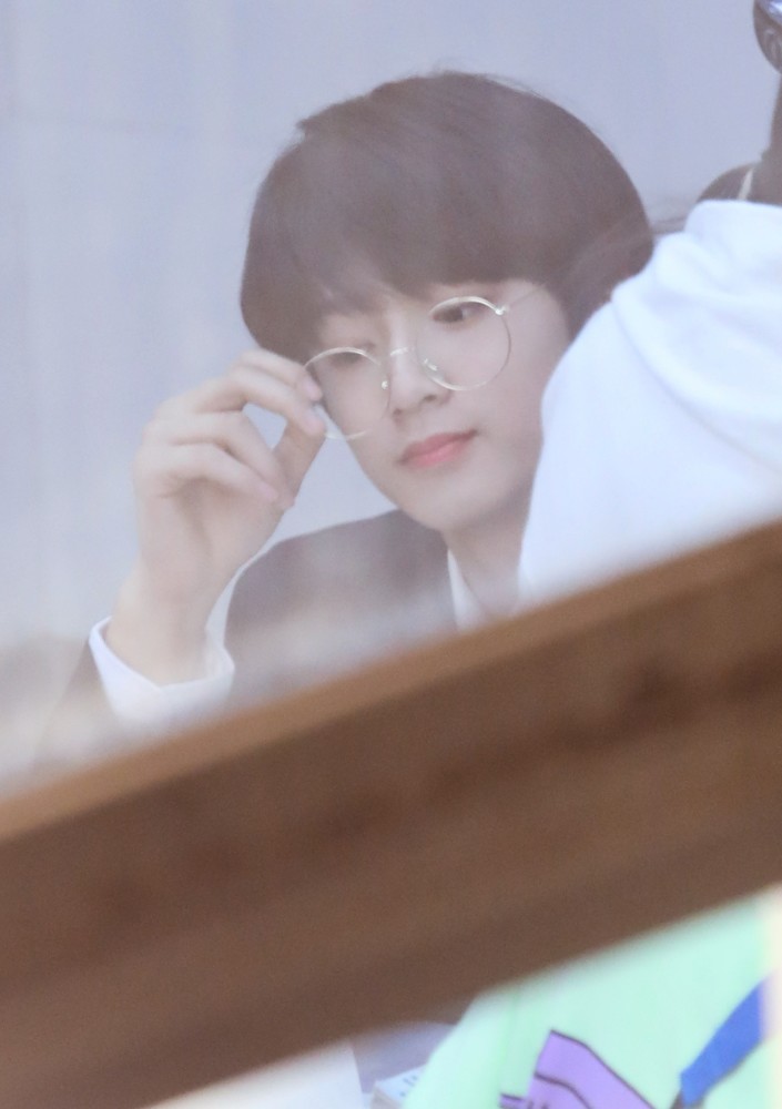 又见戴眼镜的吻文我是否可以贪心的等一个剧本刘耀文