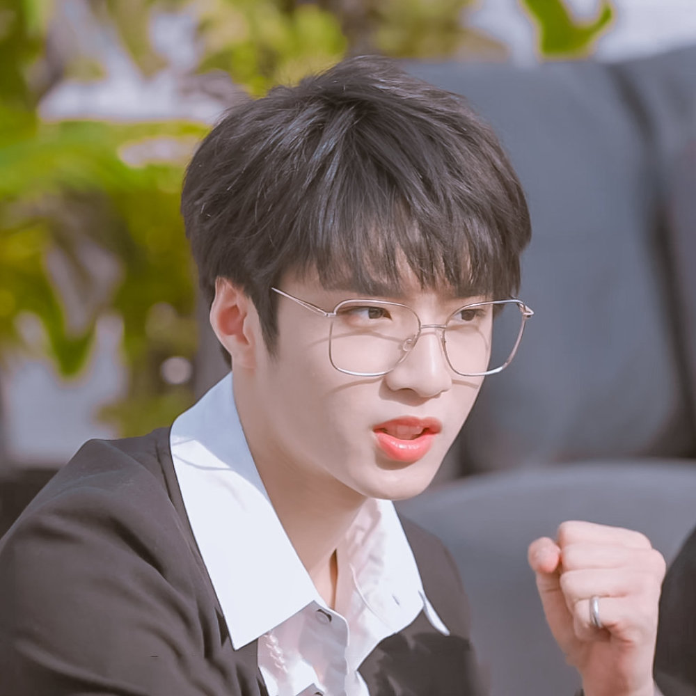 又见戴眼镜的吻文我是否可以贪心的等一个剧本刘耀文