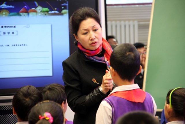 從幼兒園到大學每個階段老師有啥不同對比圖片差距一目瞭然