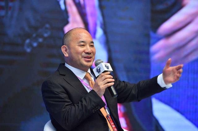 安徽首富靠3次豪赌,坐拥2000亿,集团坚持不上市,或超越华为?