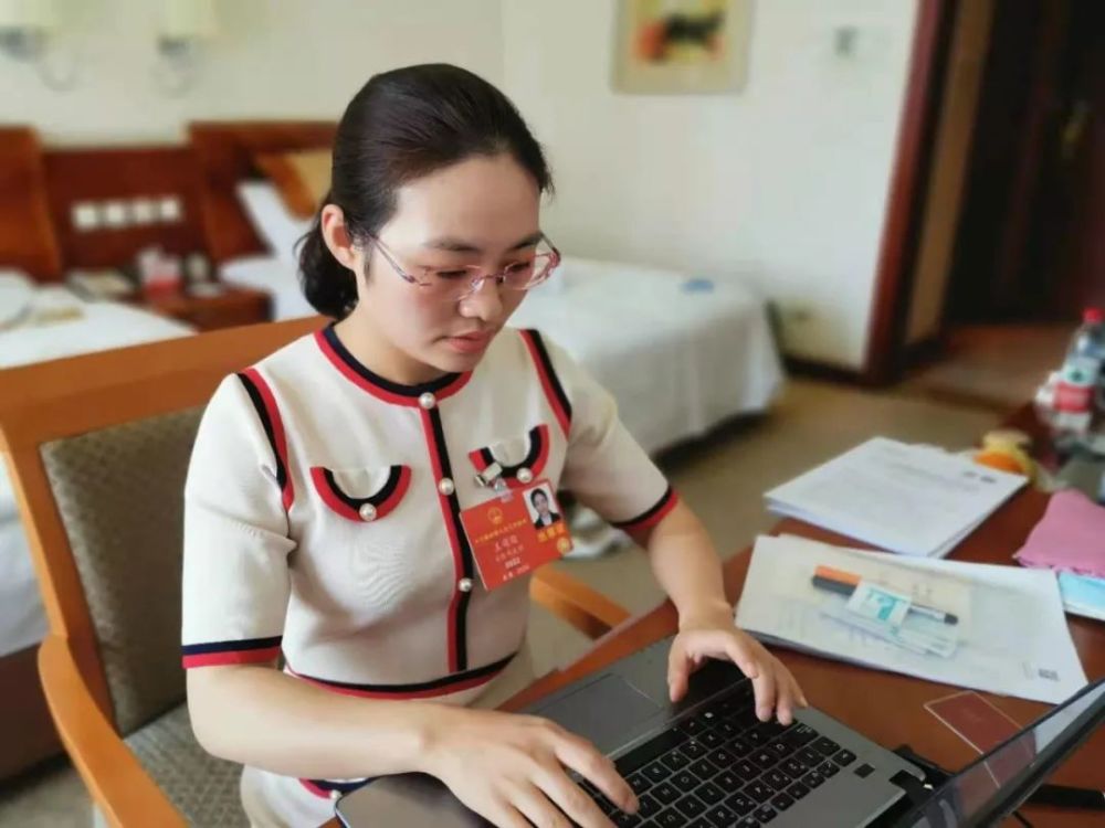 今年33岁的王萌萌,2013年毕业于合肥工业大学后,到定远县吴圩镇西孔村