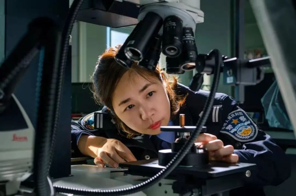 【首季平安攻势】全市公安机关有序运行护学岗和高峰勤务机制