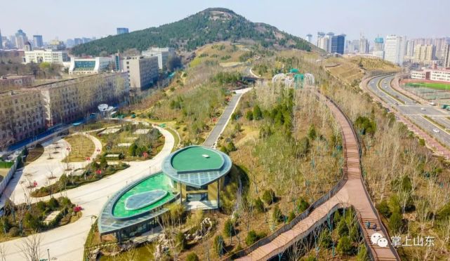 都在刷新着省会济南的天际线,茂岭山公园项目连接cbd成为"绿色脊梁"