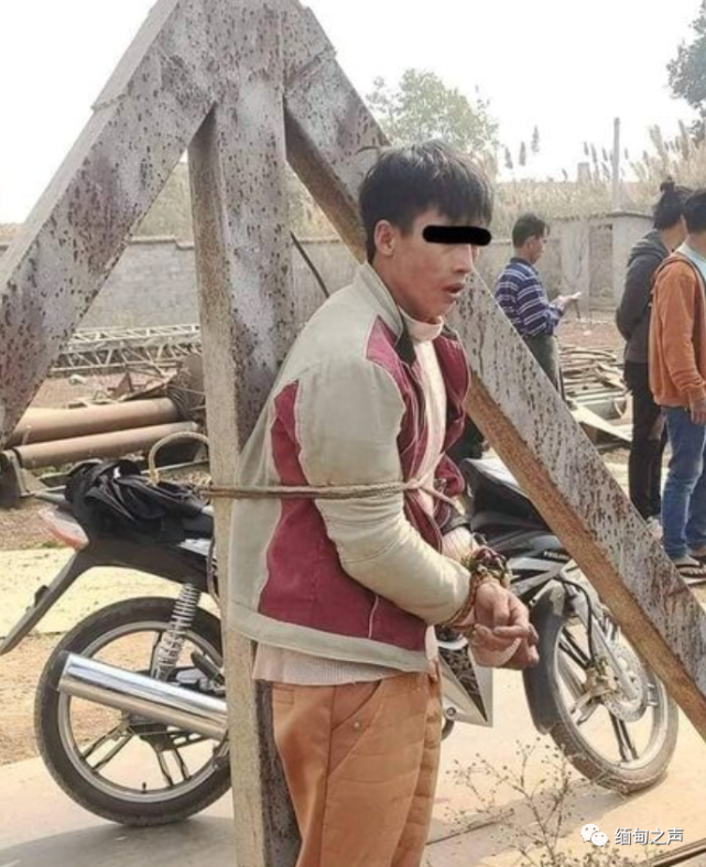 缅甸木姐2名偷车贼遭围捕,1人被抓,身上还有手雷_腾讯新闻