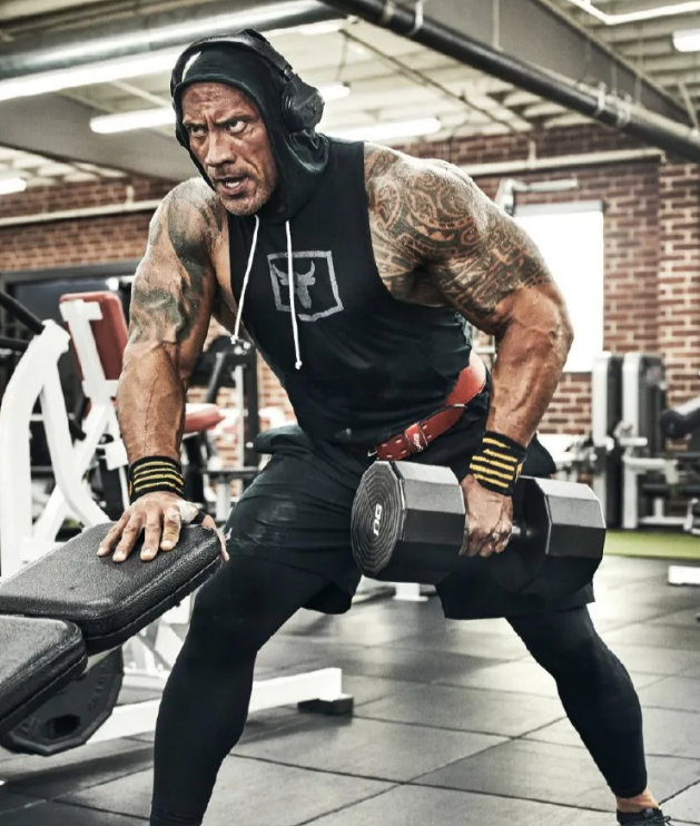 巨石强森也拔罐,蝙蝠背实力抢镜,多年健身没白费