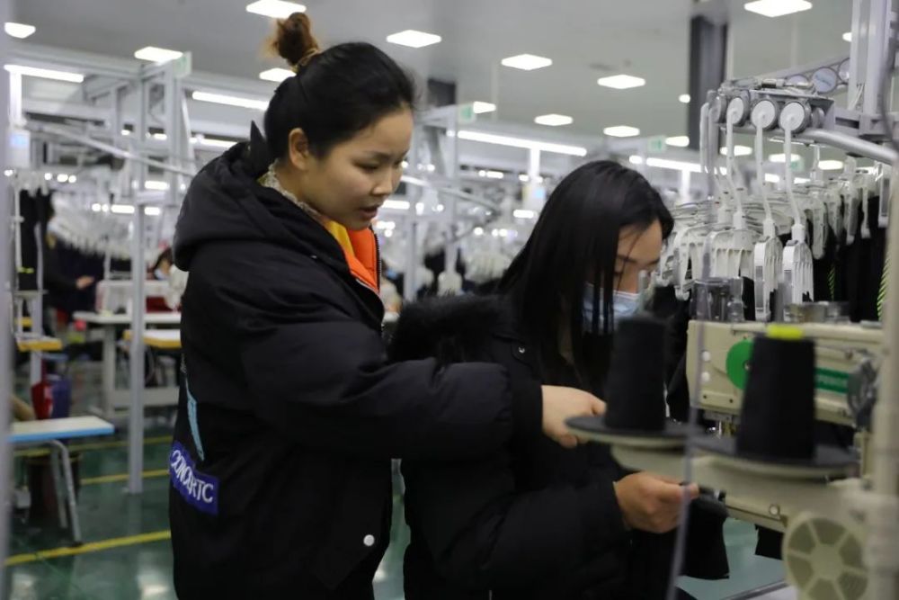 最美产业人最美产业女工张影与家人为伴携幸福同行