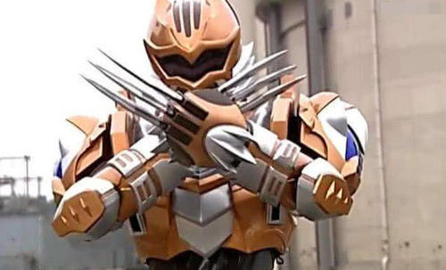 迷恋上了铠甲勇士,帅气的铠甲,炫酷的技能,霸气的武器深深地吸引了我