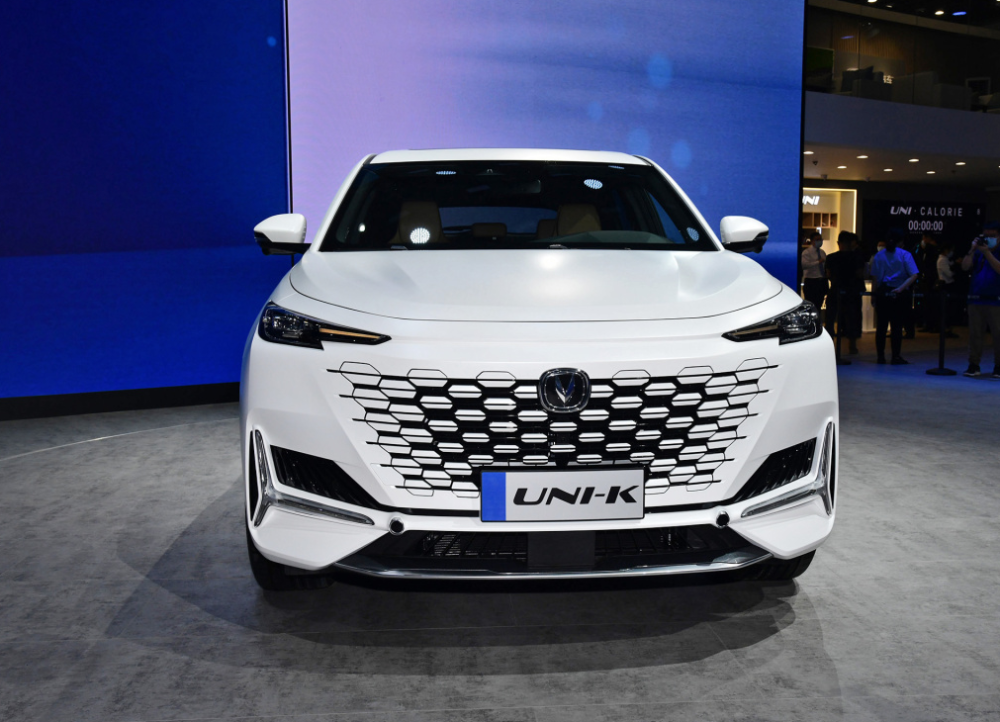 长安unik预售价很香别急选白灰黑武士才够霸气