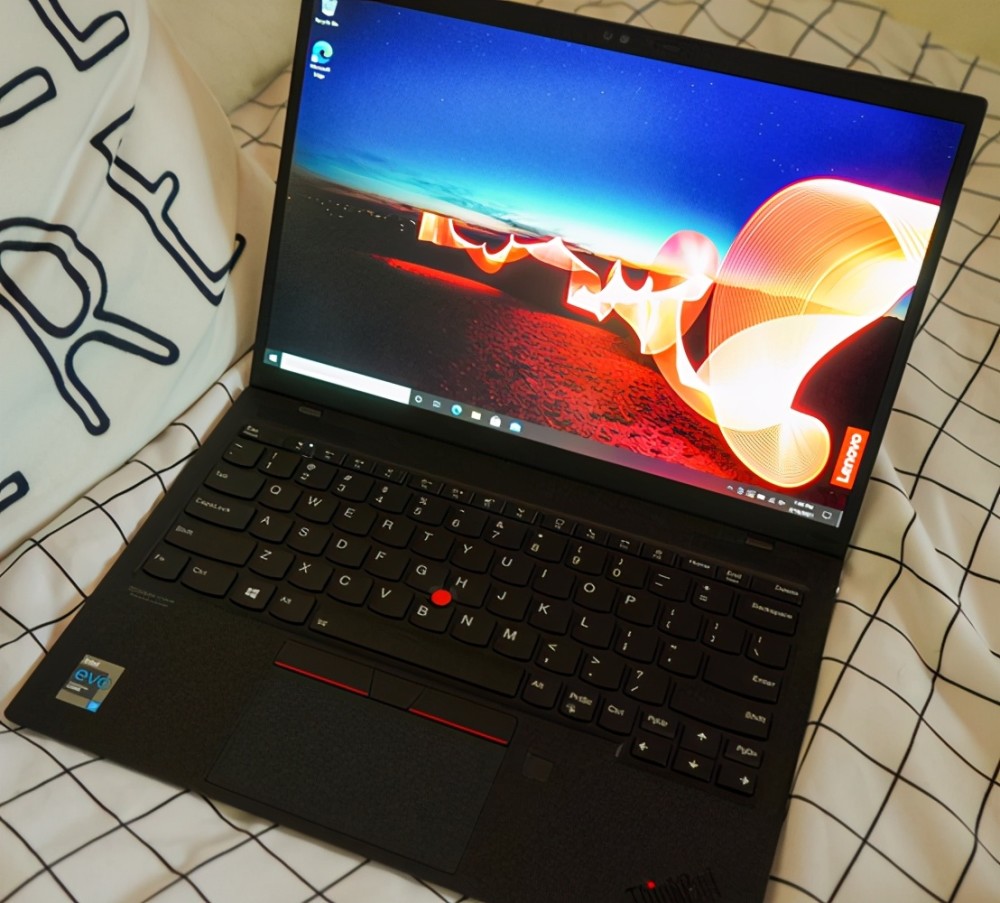 测评联想thinkpadx1nano赢得最轻便的笔记本