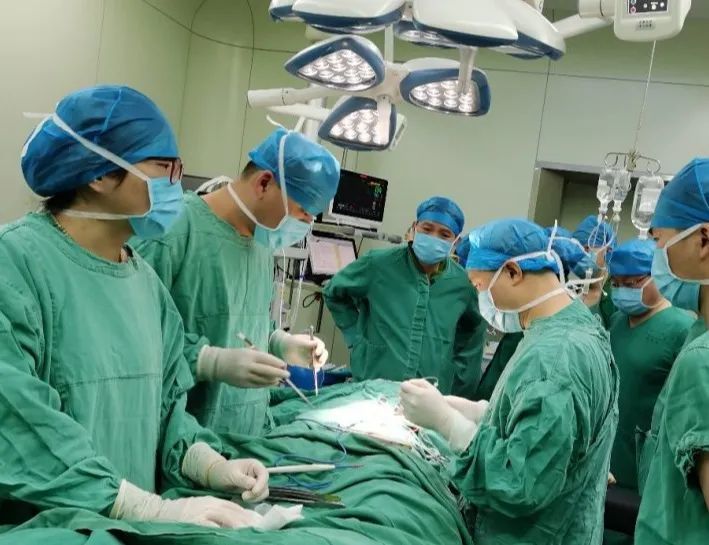 病毒性心肌炎|桂林一女大学生心跳骤停进了ICU！什么情况？