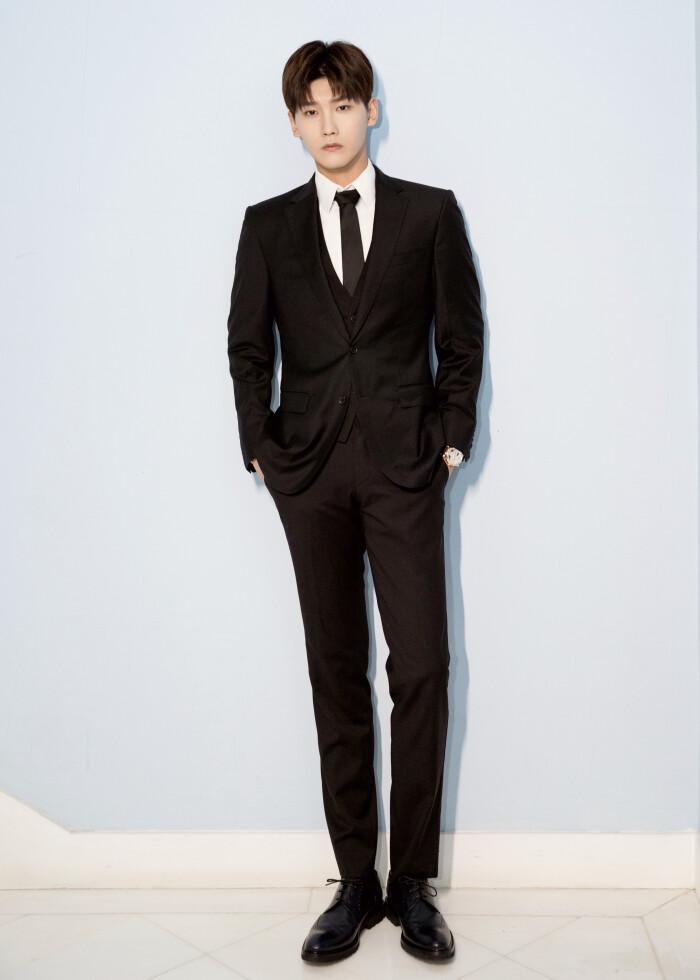 身高超过185的男明星谁穿西装更好看