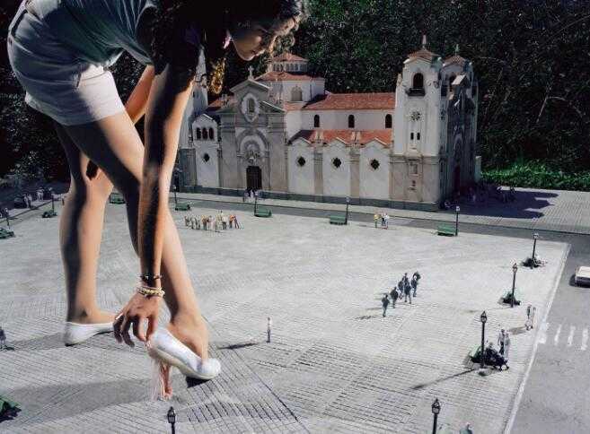 13张专业摄影师的作品圣光泰迪奥特曼女巨人如何办到的