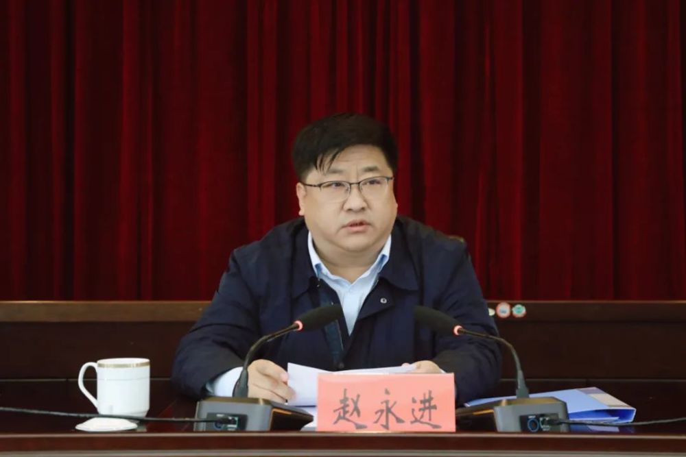 赵永进指出,此次乡镇班子换届干部调整,是县委按照中央和省委,市委