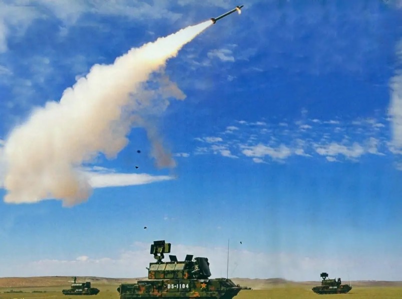 红旗-17ae是出自于中国航天科工集团二院,是新一代出口型伴随式野战