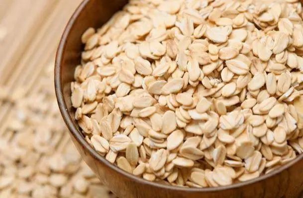 空腹血糖|血糖多少算是正常的？脚部出现4个异常表现，血糖已经超标