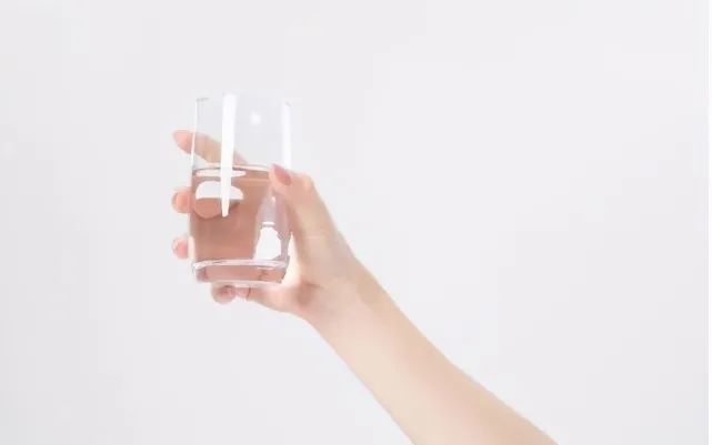 空腹血糖|血糖多少算是正常的？脚部出现4个异常表现，血糖已经超标