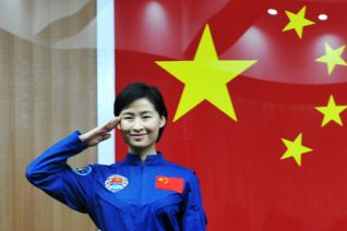 太空|推翻美国的太空霸主地位！中国和俄罗斯联手，月球基地项目曝光了