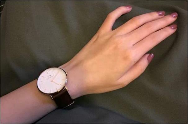 手指有4大特征的女人,一生运势旺盛,晚年富贵多金又幸福!