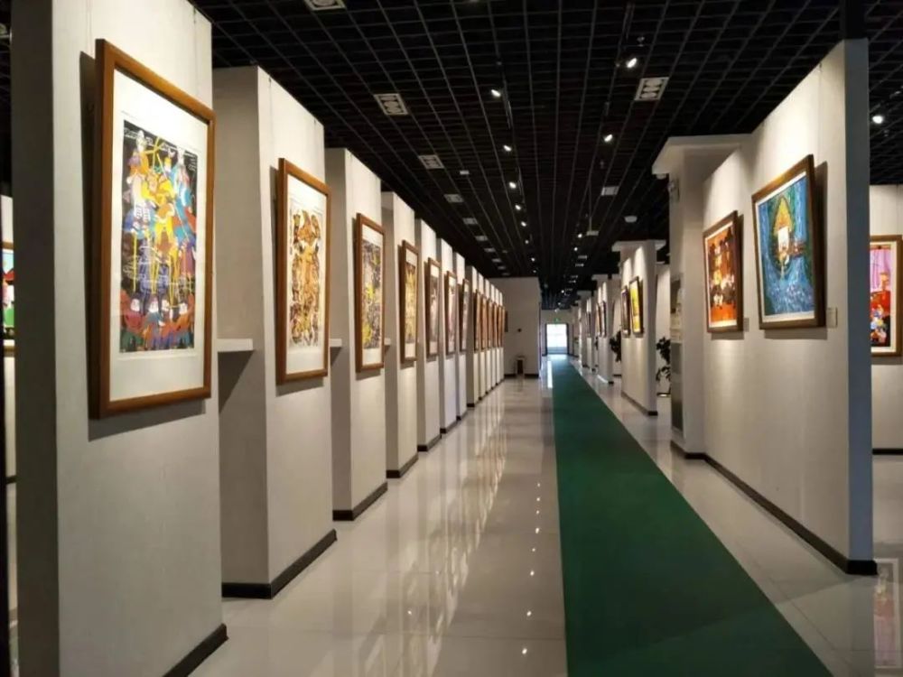 鄠邑区农民画展览馆始建于1973年,位于鄠邑区画展街14号,占地7338平方