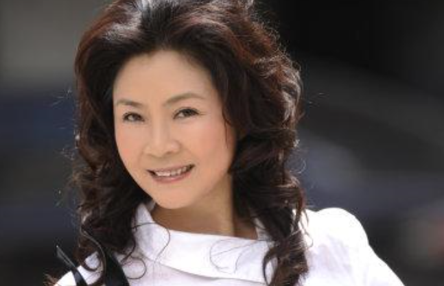 曾与潘长江合作,比赵本山名气还大的闫淑萍,为何突然没影了_腾讯新闻