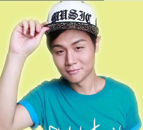 康天庥刚出场的时候只有八岁,据《外剧》的工作人员介绍,他刚开始的