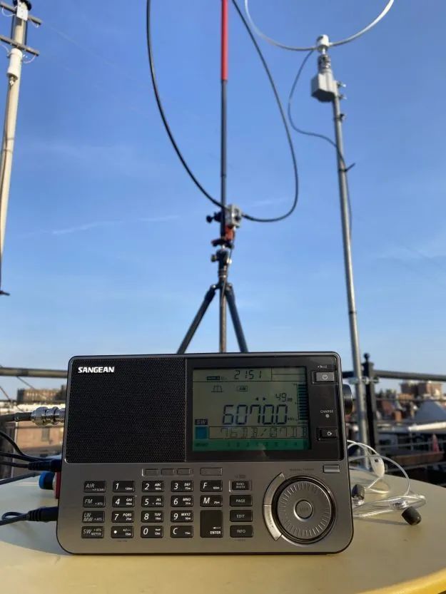 火腿diy如何架设便携式wellbrook环形天线让山进等收音机发挥更好