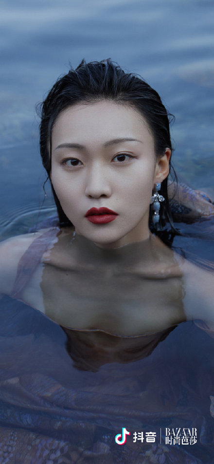 抖音贝勒爷邵雨轩拍时尚芭莎啦这还是你认识的邵雨轩吗