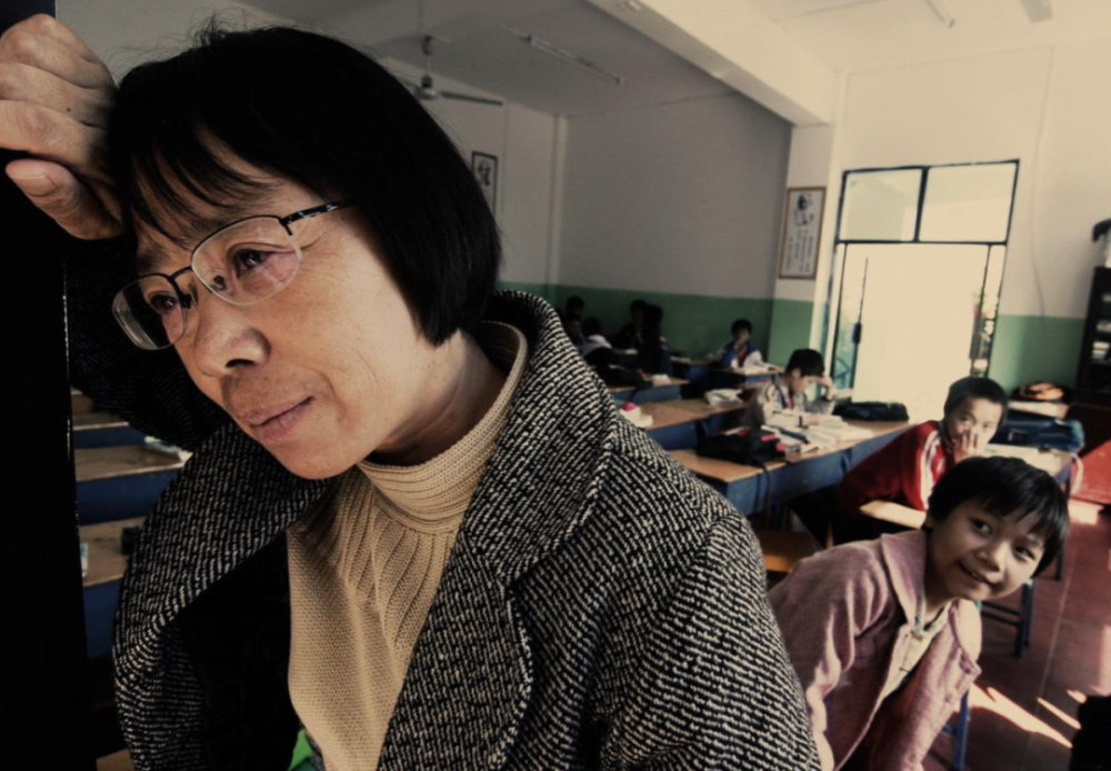 昨天她又刷屏了张桂梅无私的燃灯者