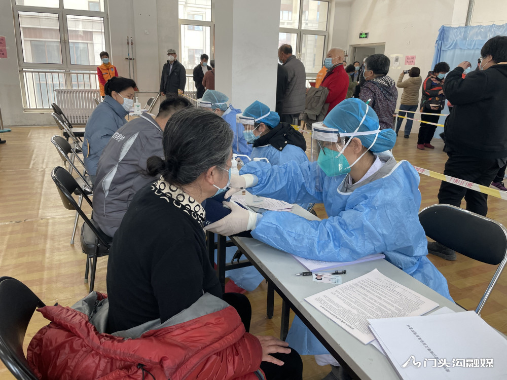 门头沟为60岁以上老人接种新冠疫苗:要求身体状况较好