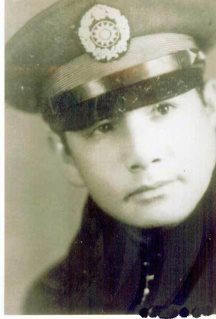 20岁考上北大22岁进入黄埔32岁持枪杀妻44岁被我军击毙