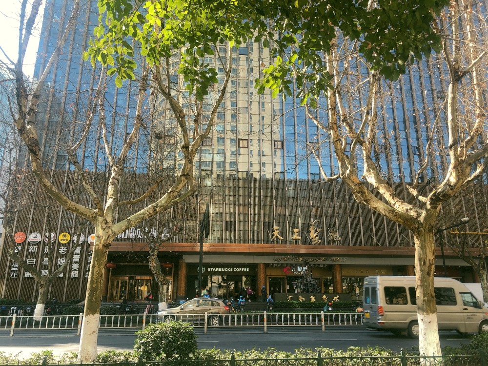 天工艺苑今天二拍上架起拍价比一拍足足便宜了17个亿