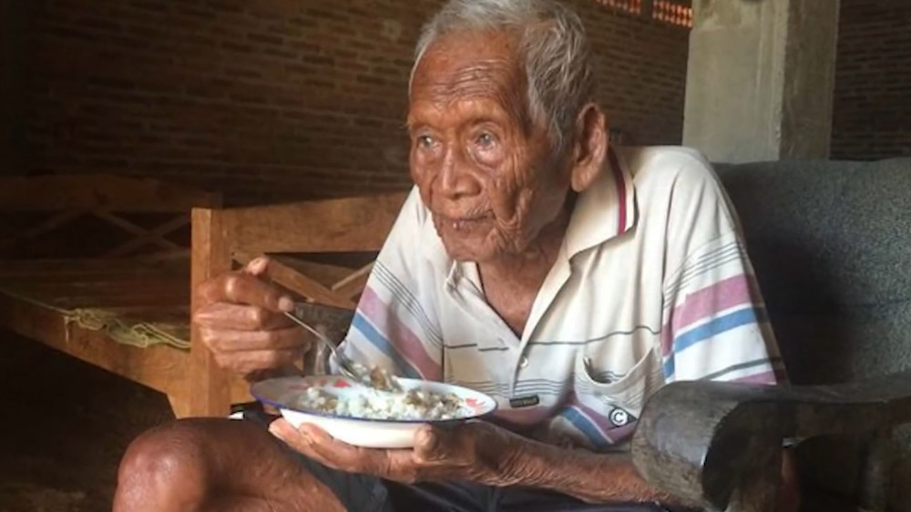 世界上寿命超长的老人,因活腻,146岁选择绝食离开!_腾讯新闻