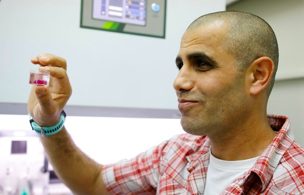 肖恩·帕克|为跻身“寿命链”顶端，富豪日吞60颗补片，花4.5亿续命8年