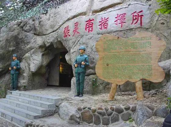 张灵甫死后 皮定均花400大洋购买楠木棺材 穿解放军军服厚葬 腾讯新闻
