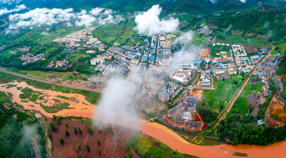 地點:戛灑鎮,漠沙鎮,水塘鎮時間:2021年3月至4月(3)觀滾滾紅河,賞木棉