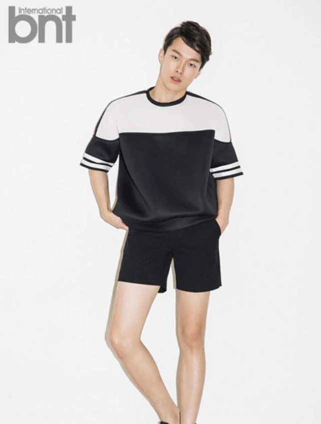 此次和宋慧乔演cp 的张基龙是近年来大热的韩剧小生,身高187cm的他