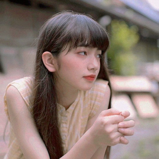 果然美女都是相似的 小松菜奈 Lisa 两个人长的也太像了吧 腾讯新闻