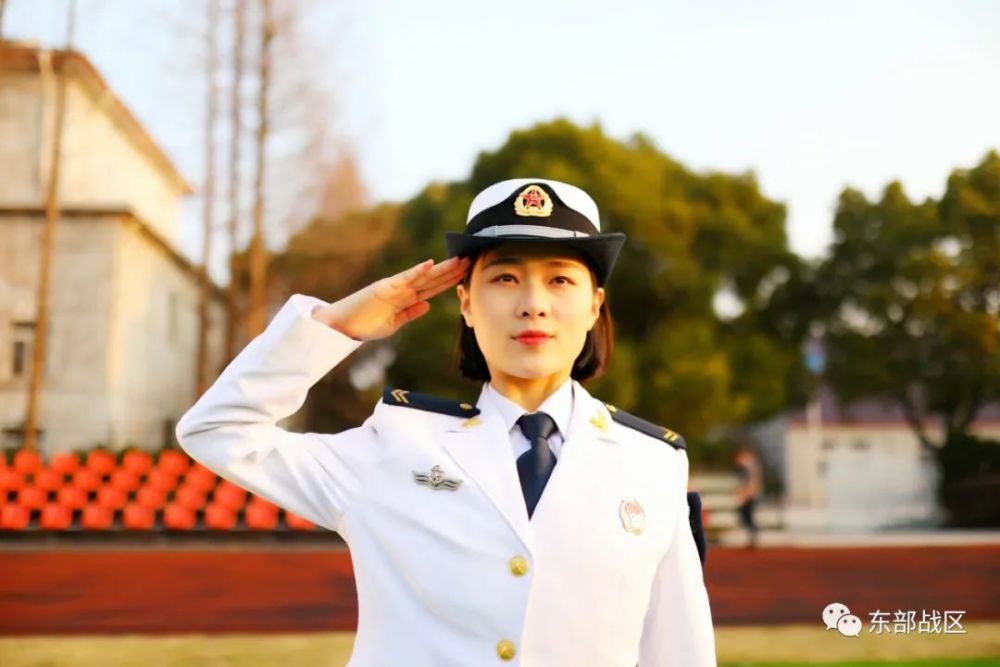 这些海军小姐姐今天出镜