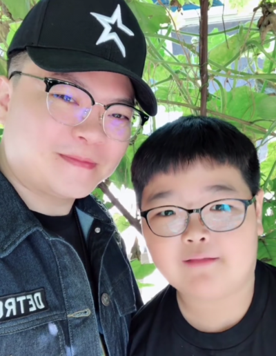 乡村爱情谢飞机亲爸长什么样