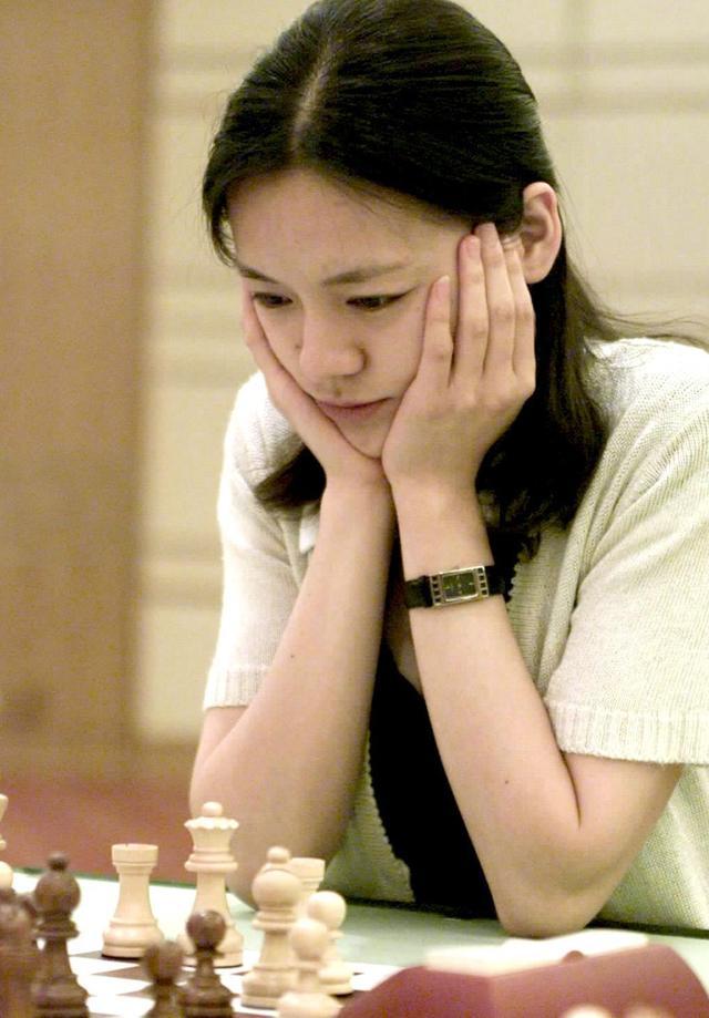 中国最美棋后诸宸为爱远嫁外国王子曾劝说闺蜜嫁自己老公