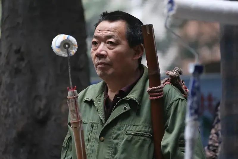 最后的棒棒主角老黄去世这座城市永远有你