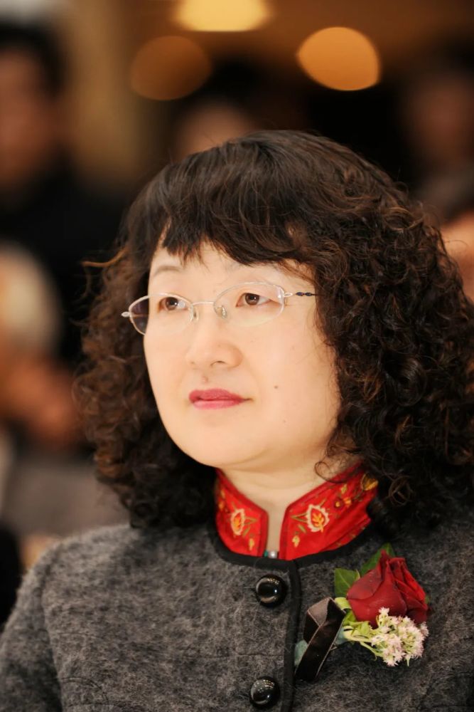 《博物院》杂志副主编,中国博物馆协会常务理事,中国博物馆协会陈列